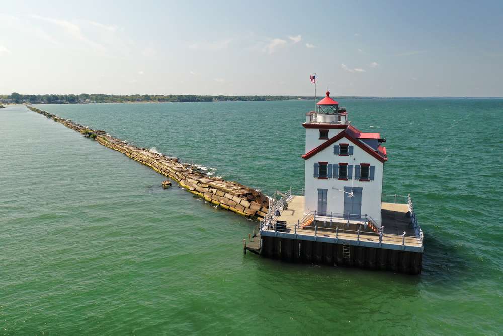 the harbor by lorain ohio in the lake
