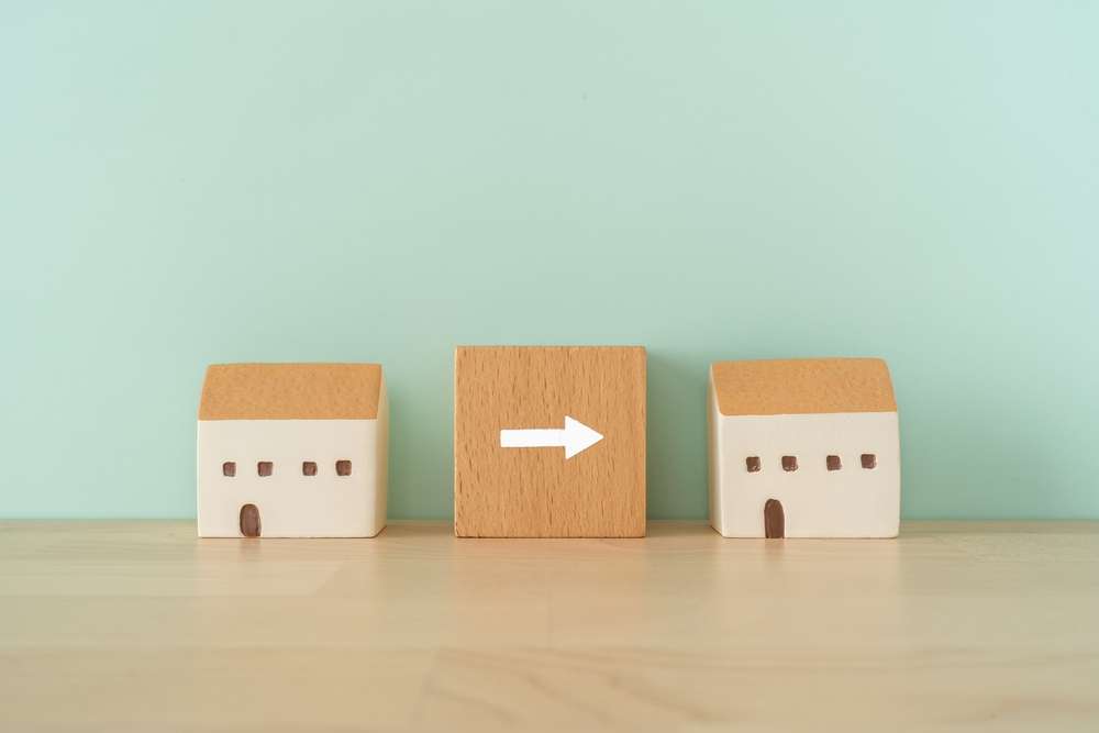 Wooden,houses,With,Arrow,in,the,middle